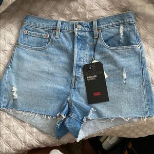 Levi's Ribcage shorts